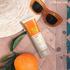 Pack Dermacare 02 : Écran fluide matifiant teinté SPF50+ et Eau solaire SPF50+ avec trousse beauté