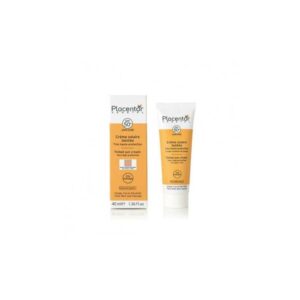 Placentor Végétal - crème solaire teintée - en format de 40 ml.